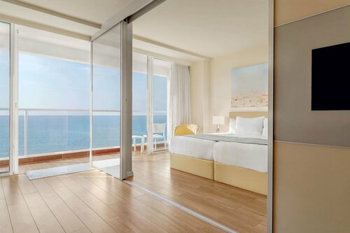 Гостиница Ramada Resort by Wyndham Hadera Beach в Хайфском АО