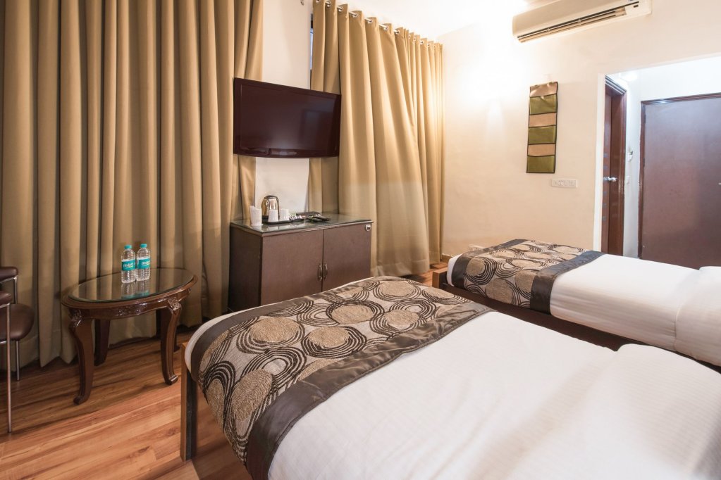 Фото Oyo 17034 Conclave Riviera