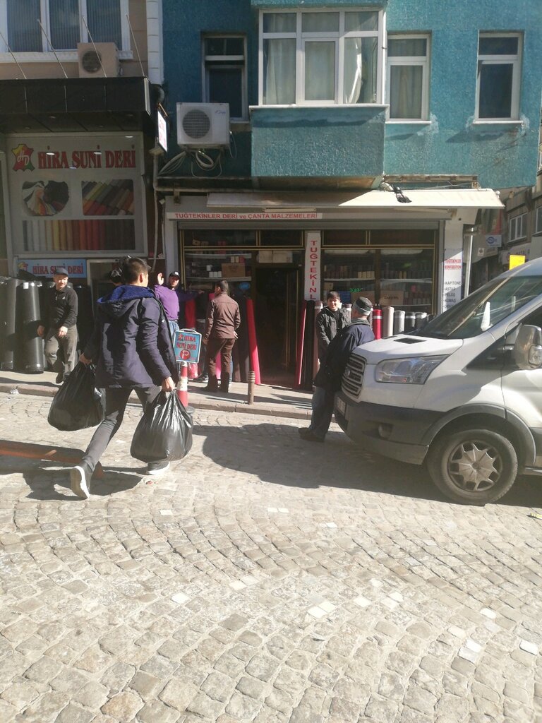 بيع منتجات جلدية بالجملة Tugtekinler Deri Konfeksiyon Malzemesi ، اسطنبول، صورة