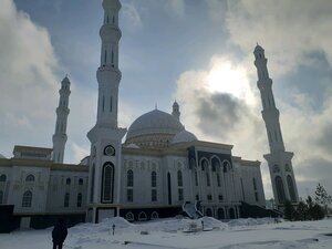 Хазрет Султан (просп. Тауелсиздик, 48, Астана), мечеть в Астане