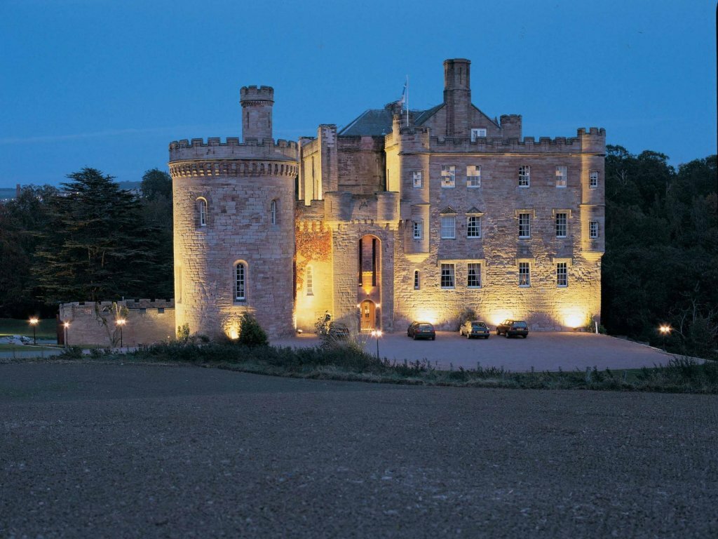 Белый замок где находится Dalhousie Castle Hotel & SPA, hotel, United Kingdom, Bonnyrigg, Bonnyrigg - Yand