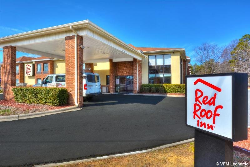 Фото Red Roof Inn Charlotte - University