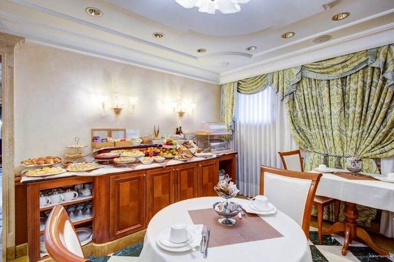 Фото Hotel Antiche Figure