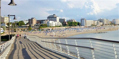 Внешний вид отеля Hotel Cristina Corona в Каттолике, фото 3