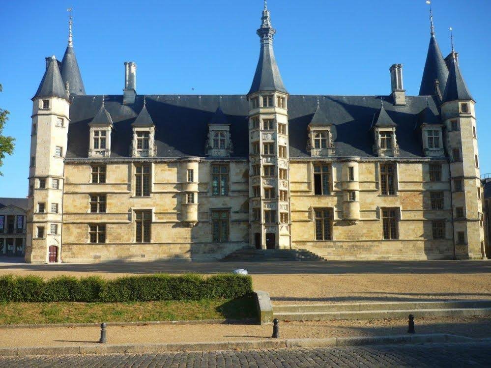 Фото отеля 1