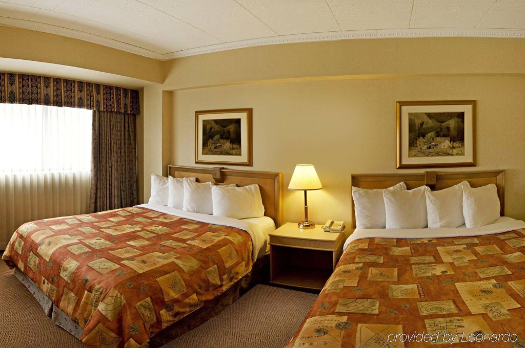 Фото Best Western Downtown Sudbury Centreville