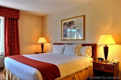 Гостиница Holiday Inn Express Hotel & Suites Providence-Woonsocket, an Ihg Hotel