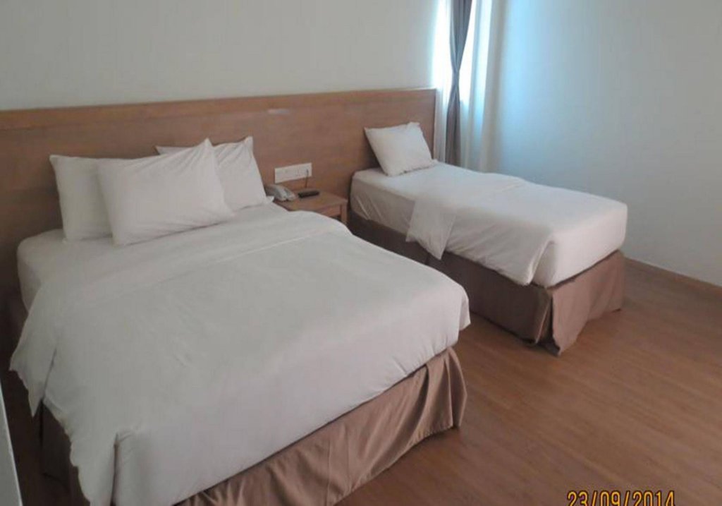 Фото The Explorer