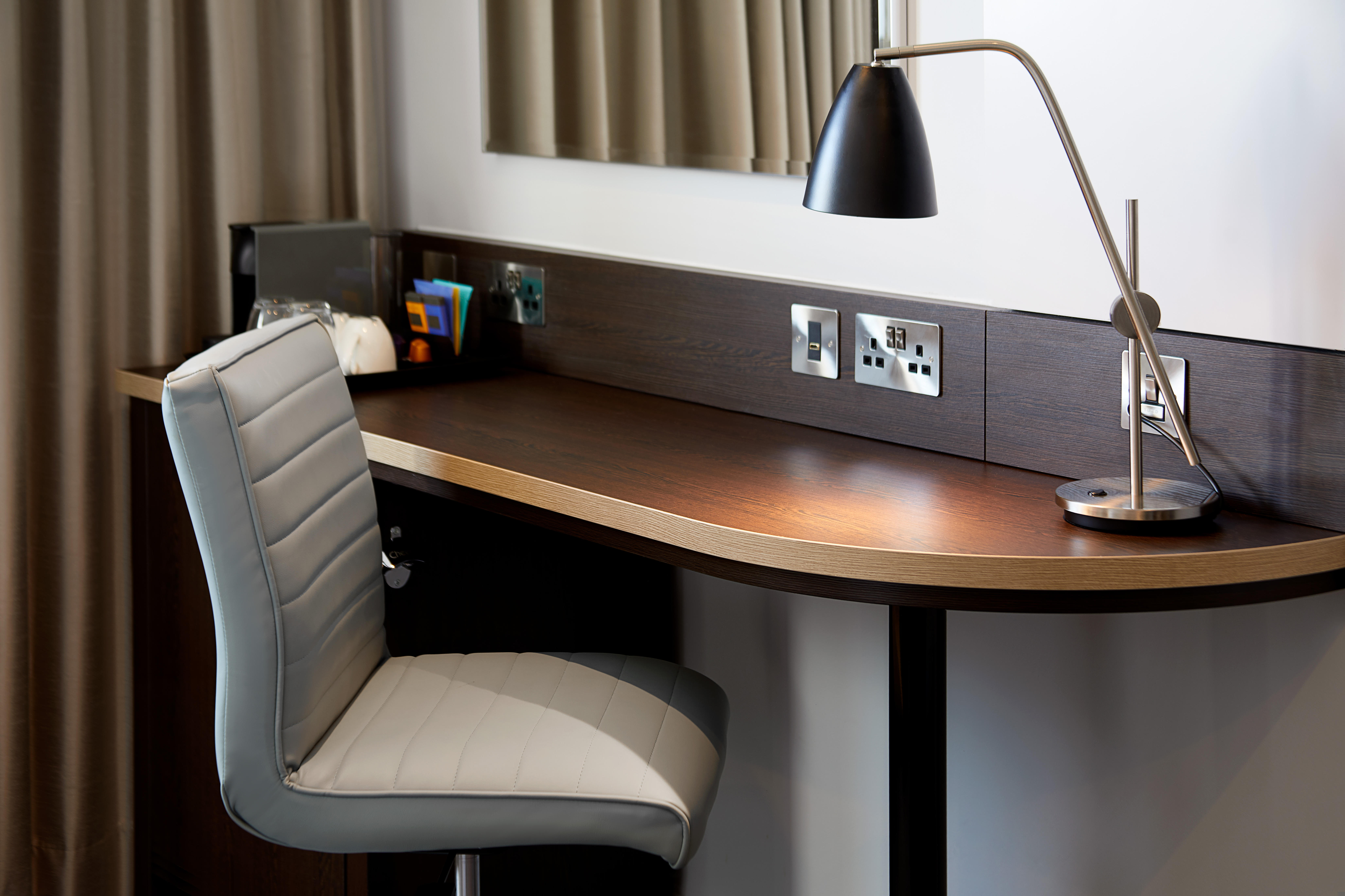 Фото Premier Inn Bristol City Centre Finzels Reach