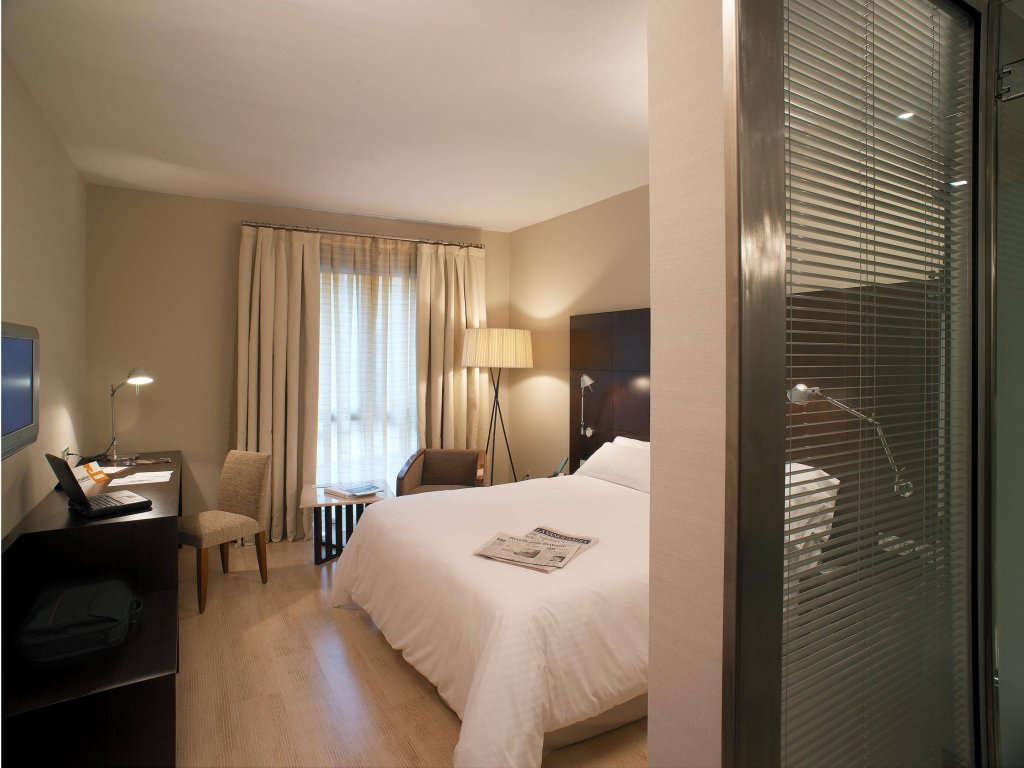 Фото Alexandra Barcelona Hotel, Curio Collection by Hilton