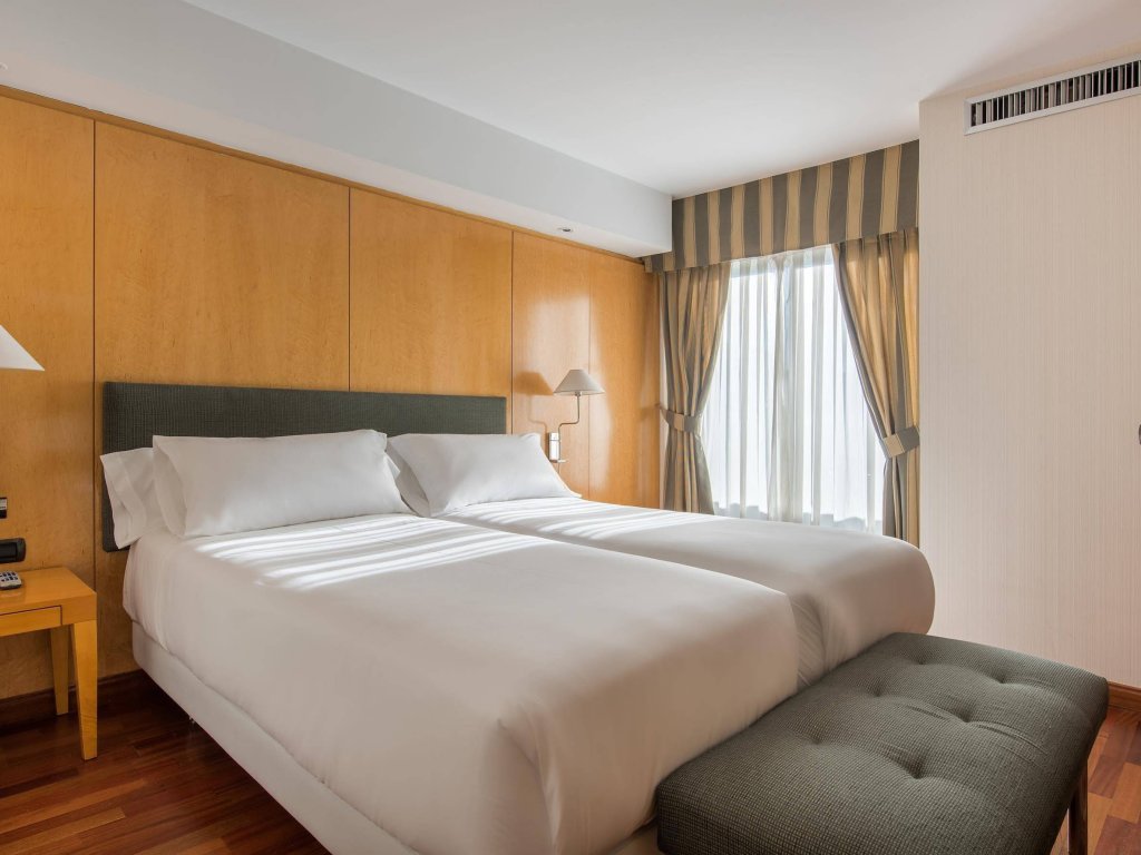 Фото Nh Madrid Paseo de la Habana