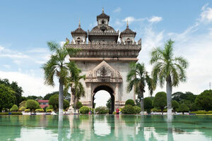 Триумфальная арка Патусай (Vientiane, Patuxay Park), landmark, attraction