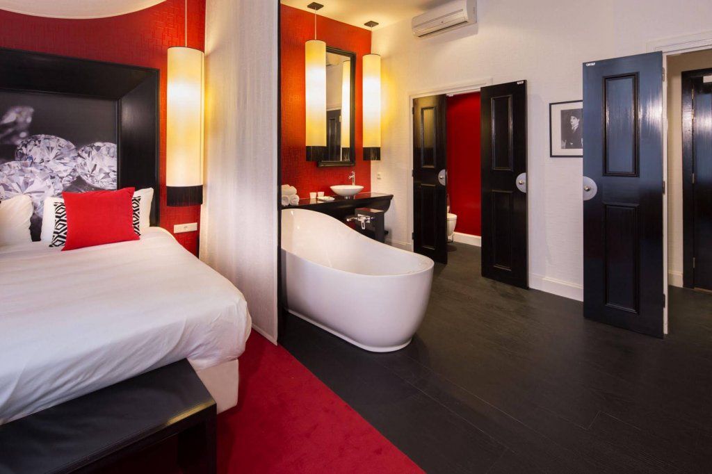 Фото Le Theatre Hotel