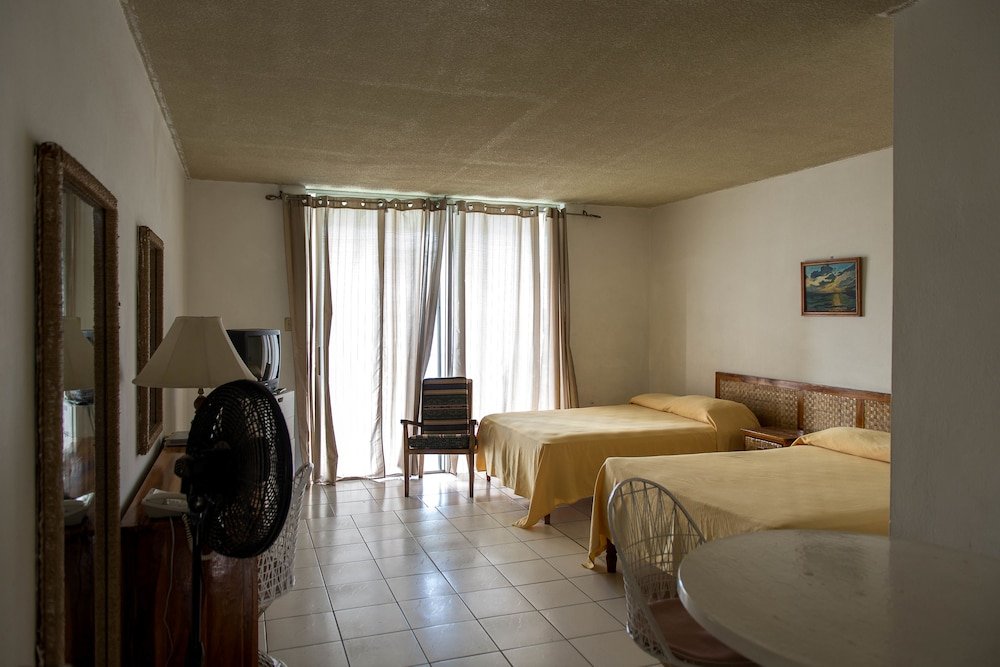 Фото Garden Beach Studios at Montego Bay Club