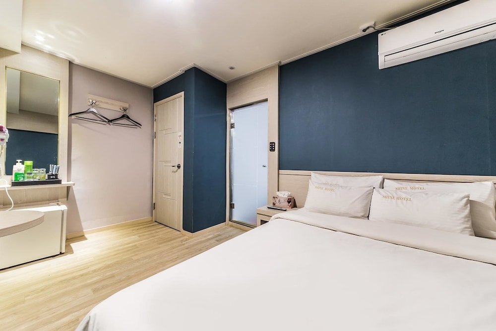 Фото Shine Hotel