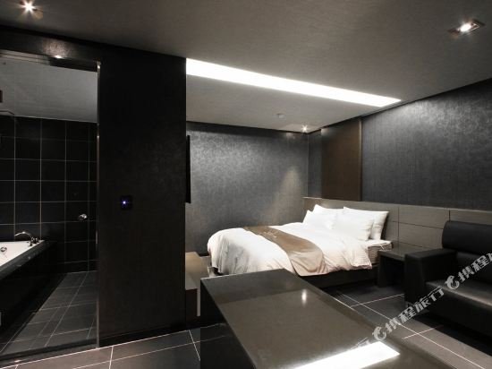 Фото Yeoubi Hotel