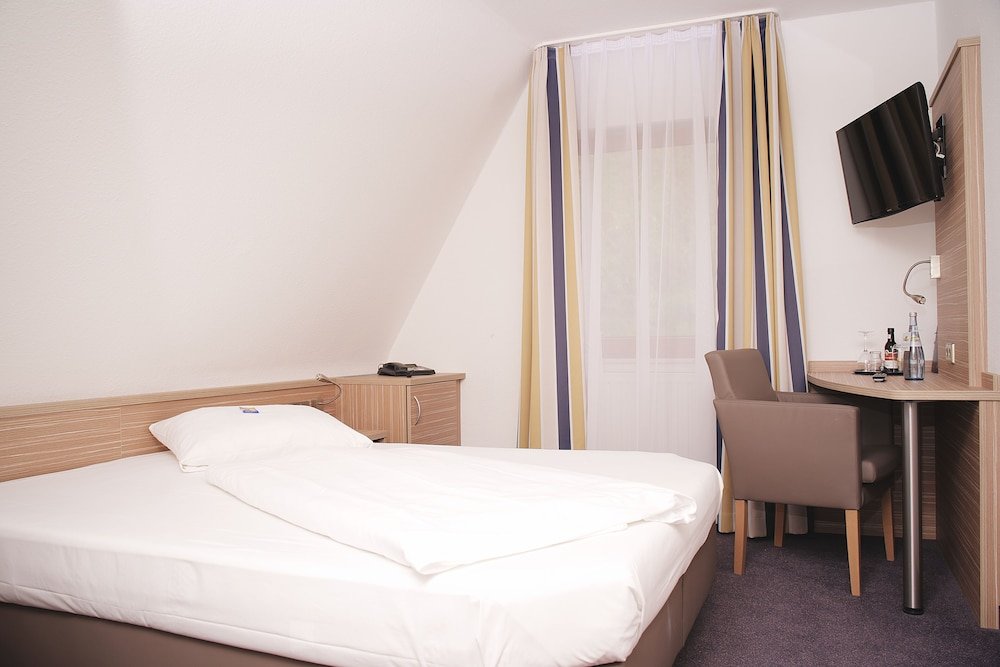 Фото Hotel Bär Sinsheim
