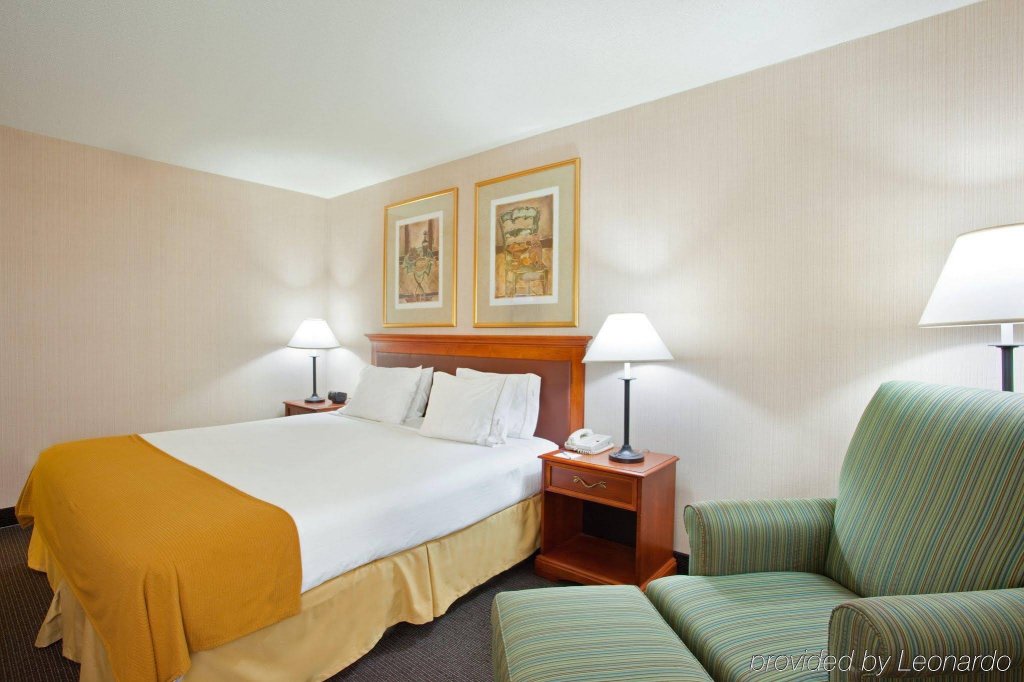 Фото Holiday Inn Express Hotel & Suites Chicago-Midway Airport, an Ihg Hotel