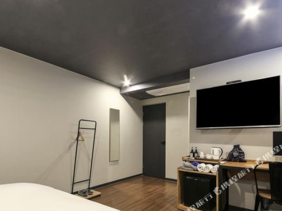 Фото Brown Dot Daeyeon