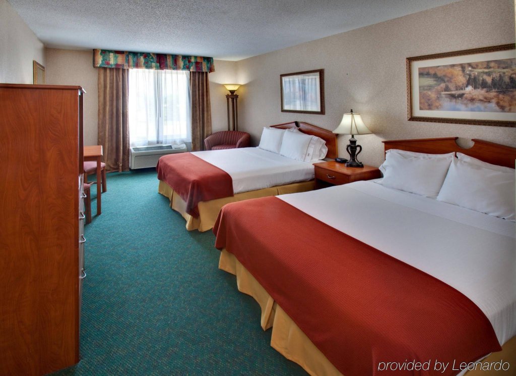 Фото Holiday Inn Express & Suites Vermillion