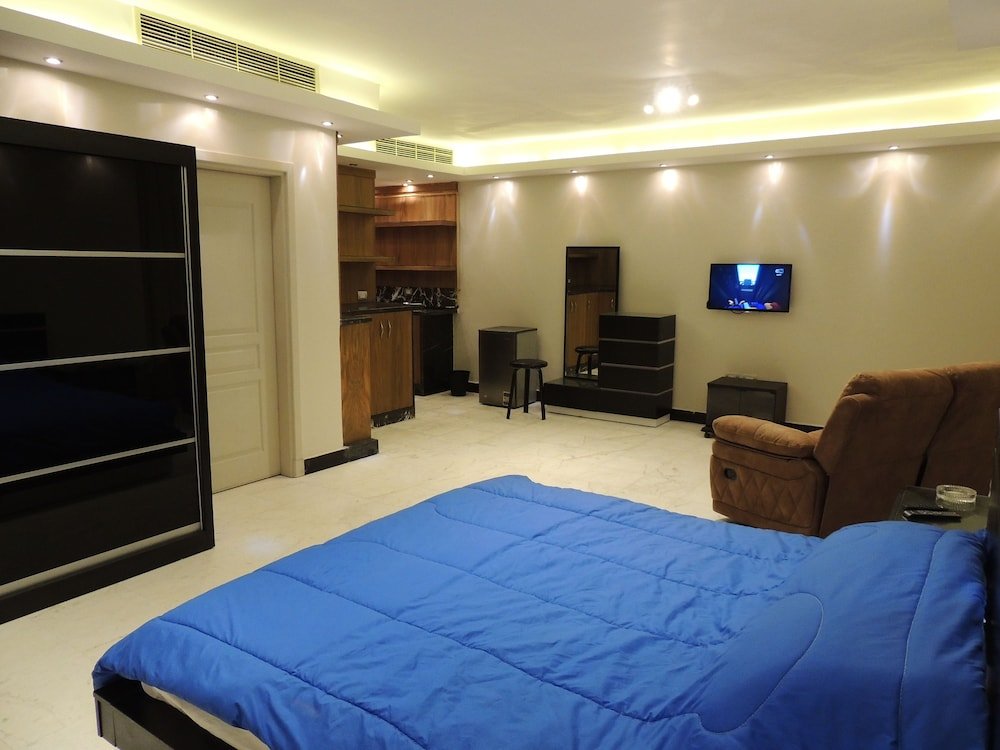 Фото Sultan Luxurious Townhouse Near Auc & Point 90 Mall