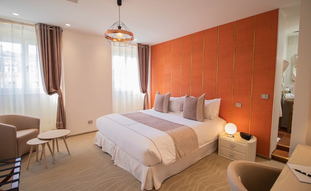 Фото Hôtel des Quinconces