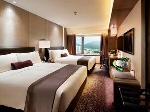 Royal Plaza Hotel (Hong Kong, Kowloon, Prince Edward Road West, 193), hotel