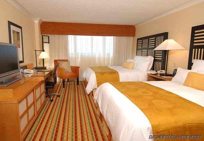 Фото Renaissance Orlando Airport Hotel by Marriott
