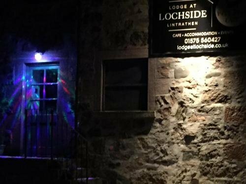 Гостиница Lodge at Lochside в Области Ангус