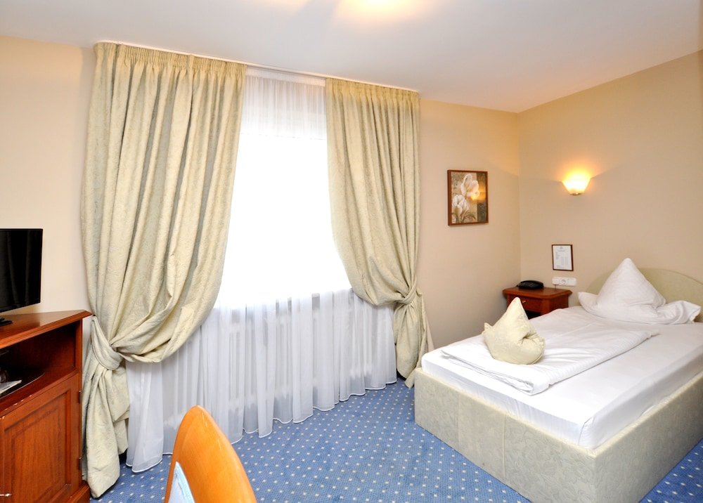 Фото Hotel Altmunchen by Blattl