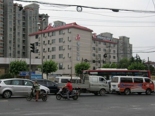 Гостиница Jinjiang Inn Shanghai Caobao Road Jiuxing Construction Material Market в Шанхае