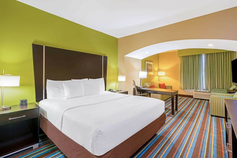 Гостиница La Quinta Inn & Suites by Wyndham Muskogee