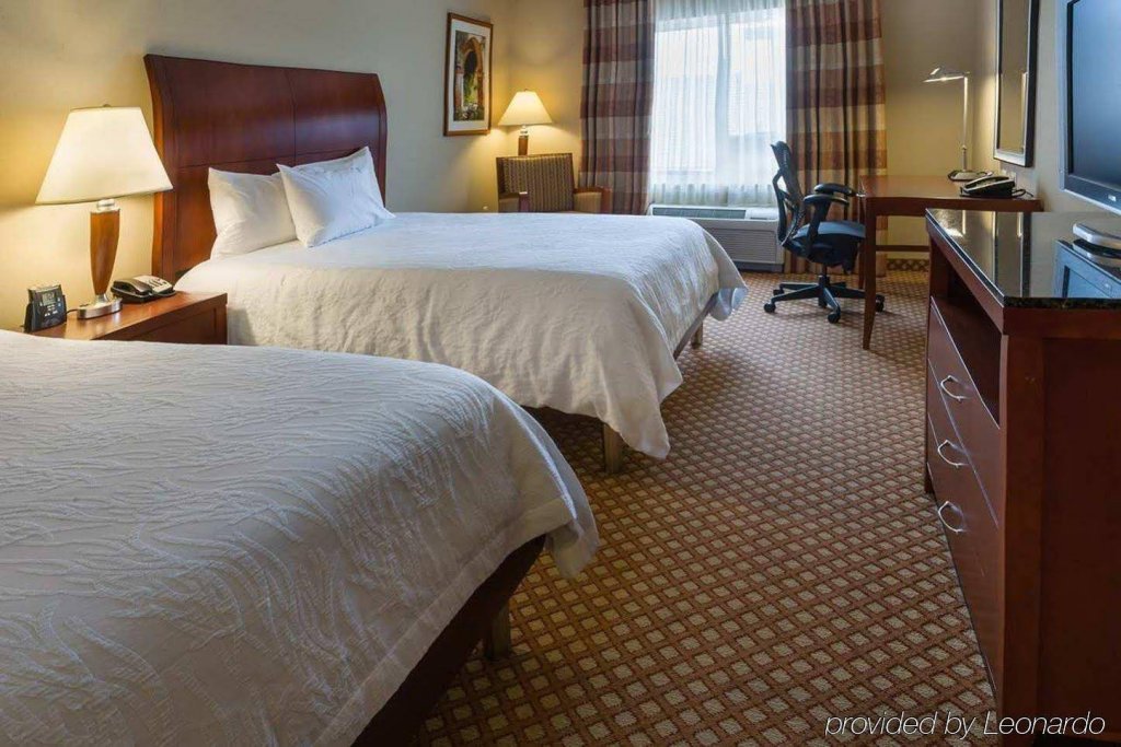 Фото Hilton Garden Inn Fort Collins