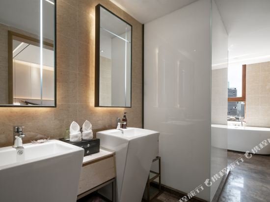 Фото Minshan Lhasa Grand Hotel