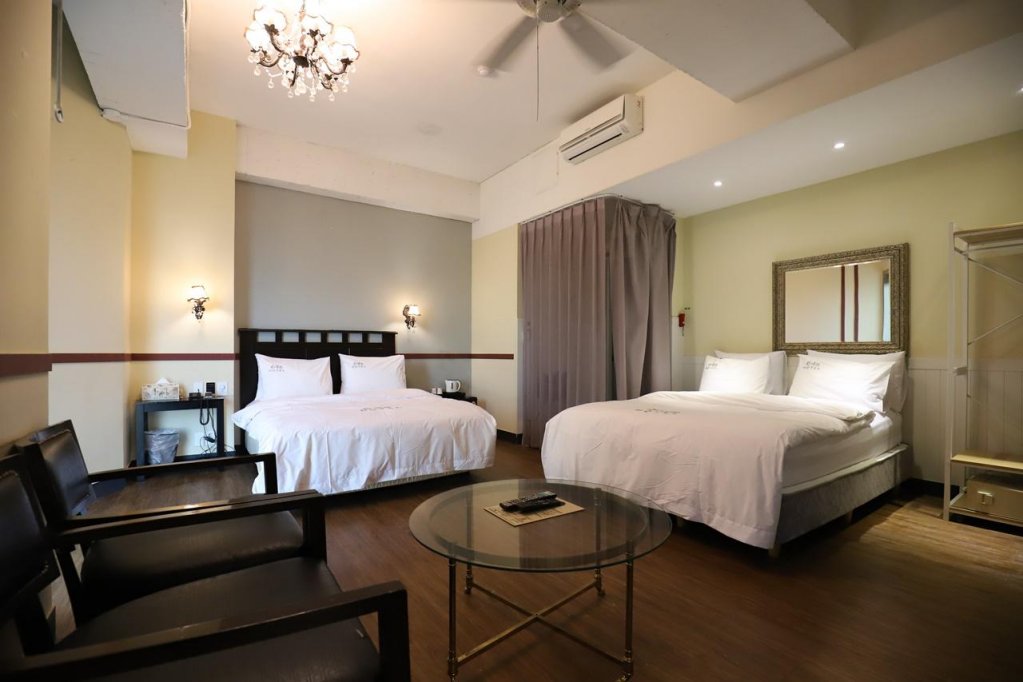 Фото отеля 1