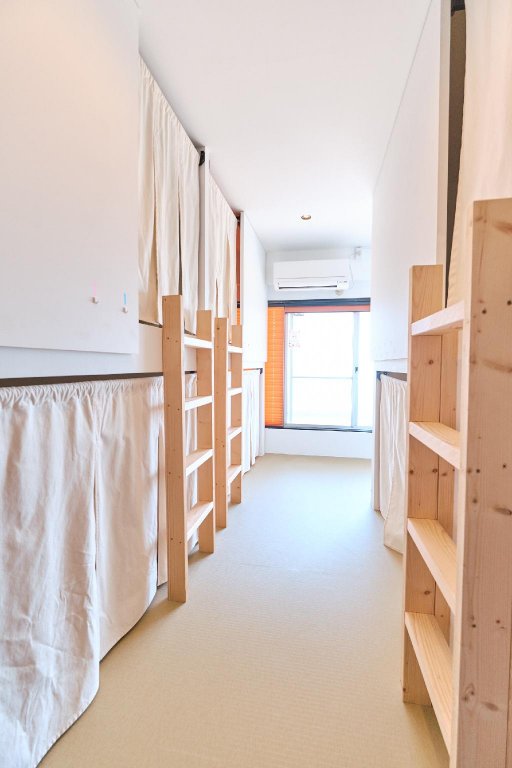 Фото J-Hoppers Lake Biwa Guesthouse