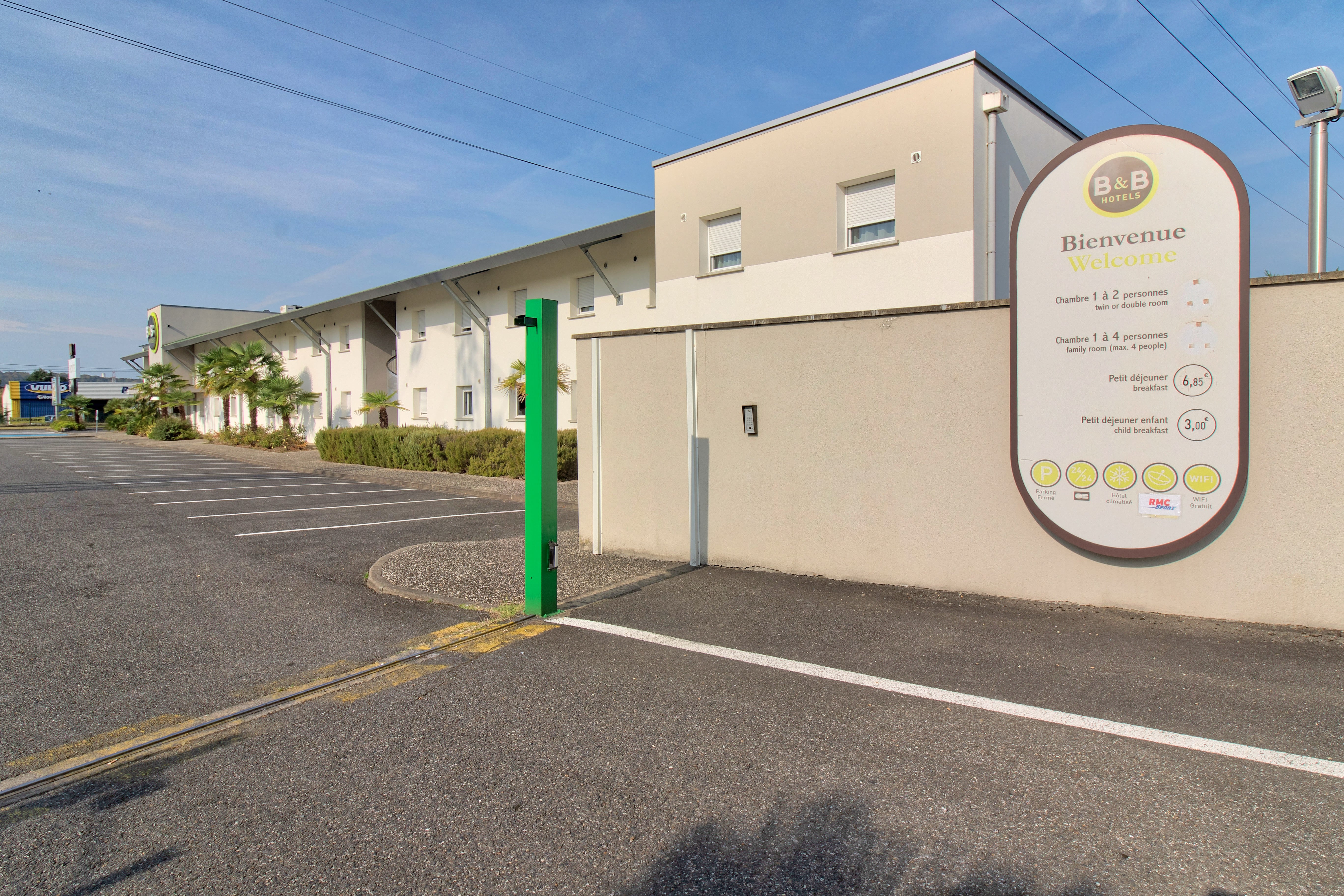 Фото B&b Hotel Pau Lescar