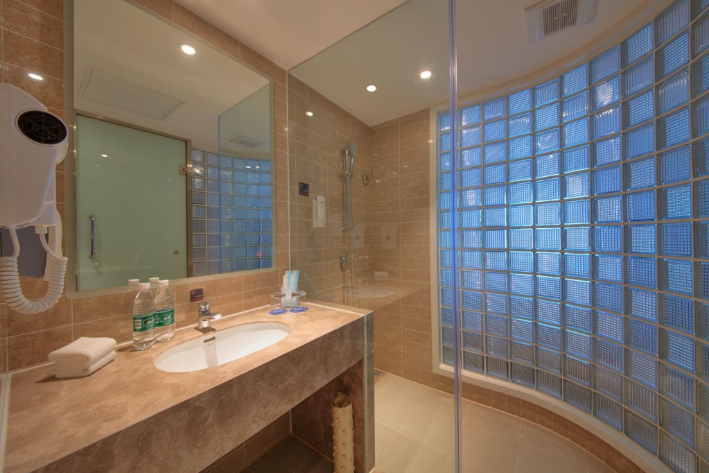 Фото Holiday Inn Express Shenyang Tawan, an Ihg Hotel