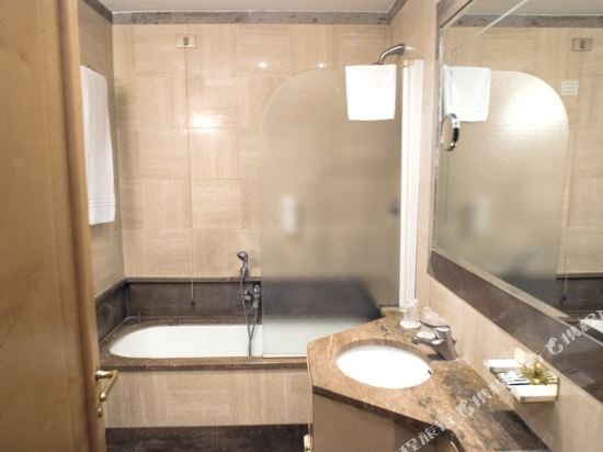 Фото Hotel White