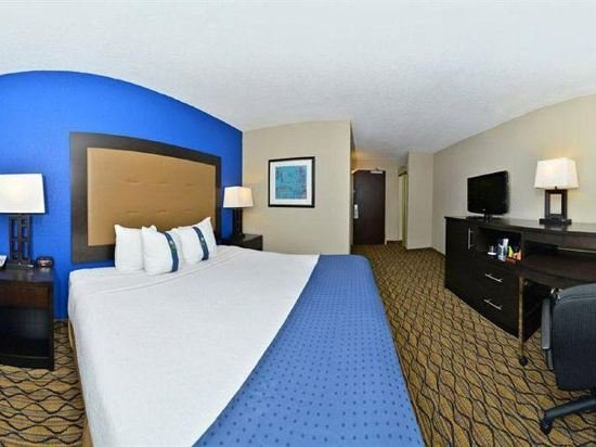 Фото DoubleTree by Hilton Raleigh Midtown, Nc