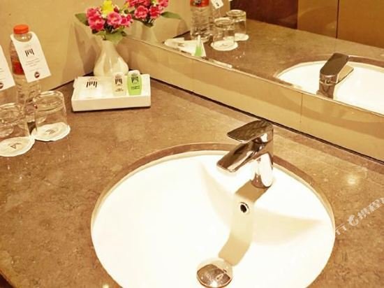 Фото Atrium Premiere Hotel Cilacap