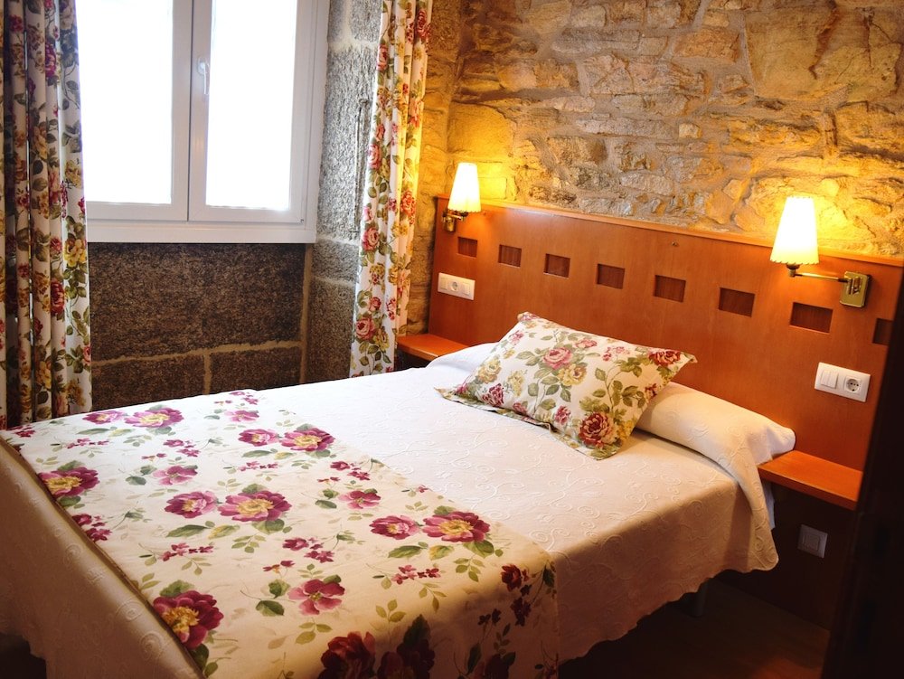 Фото Hotel Entrecercas