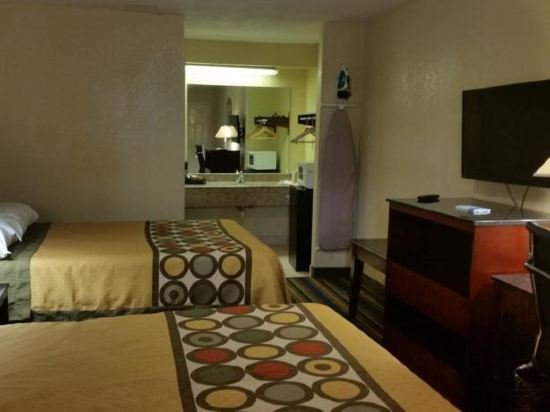 Фото Super 8 by Wyndham Houston West Katy