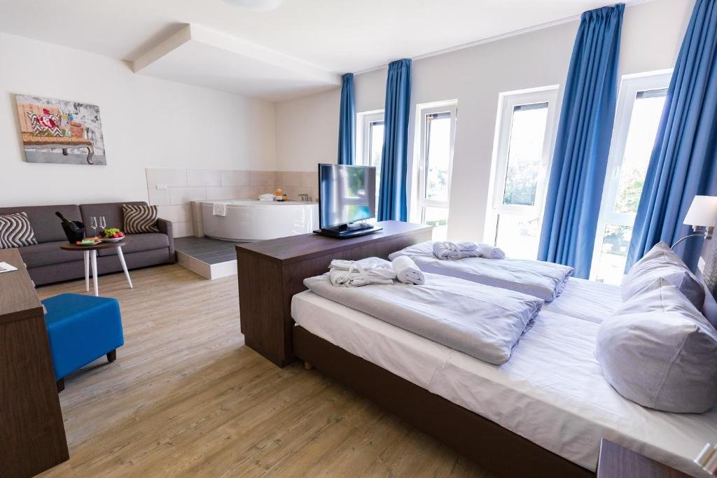 Фото Friendly City Hotel Oktopus