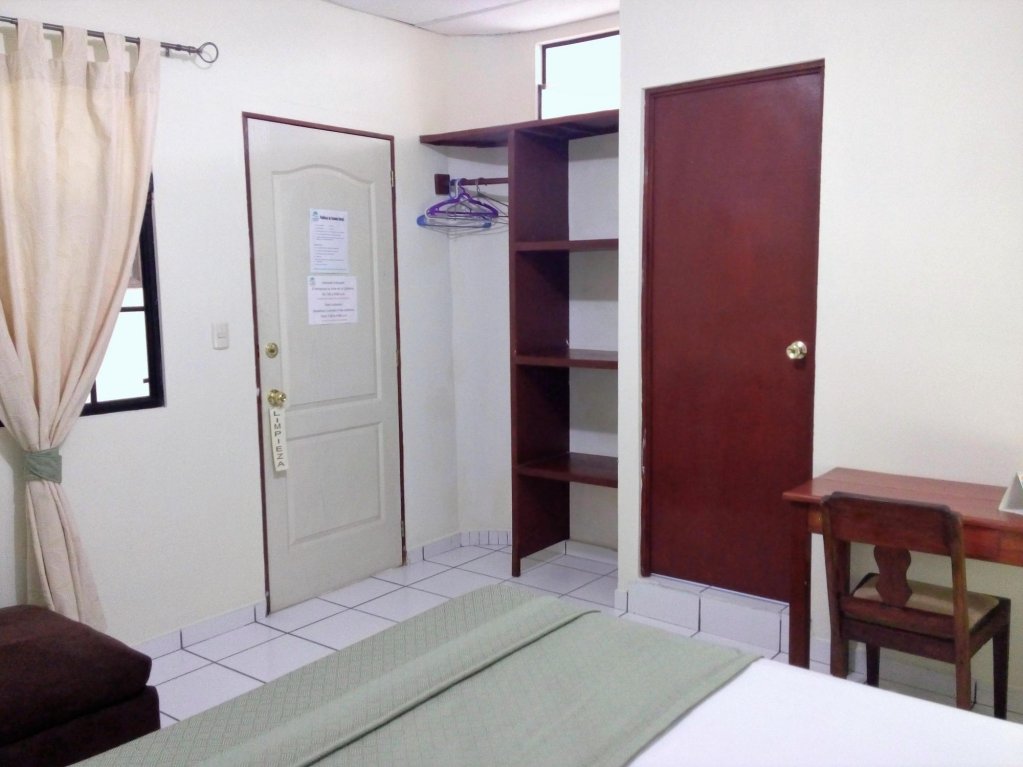 Фото Hotel Armonía Hostal