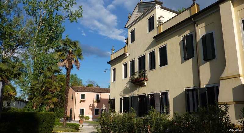 Фото Villa Alberti Hotel