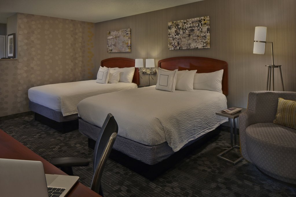 Фото Courtyard Marriott Providence Warwick