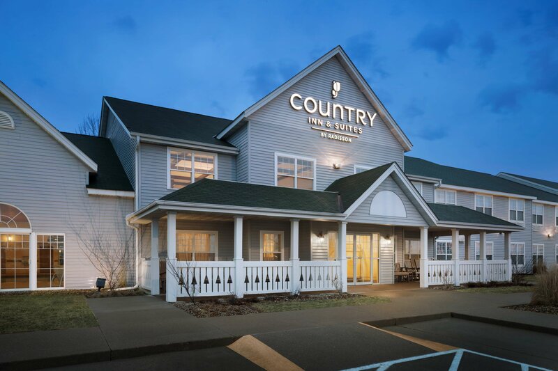 Country Inn & Suites by Radisson, Grinnell, Ia