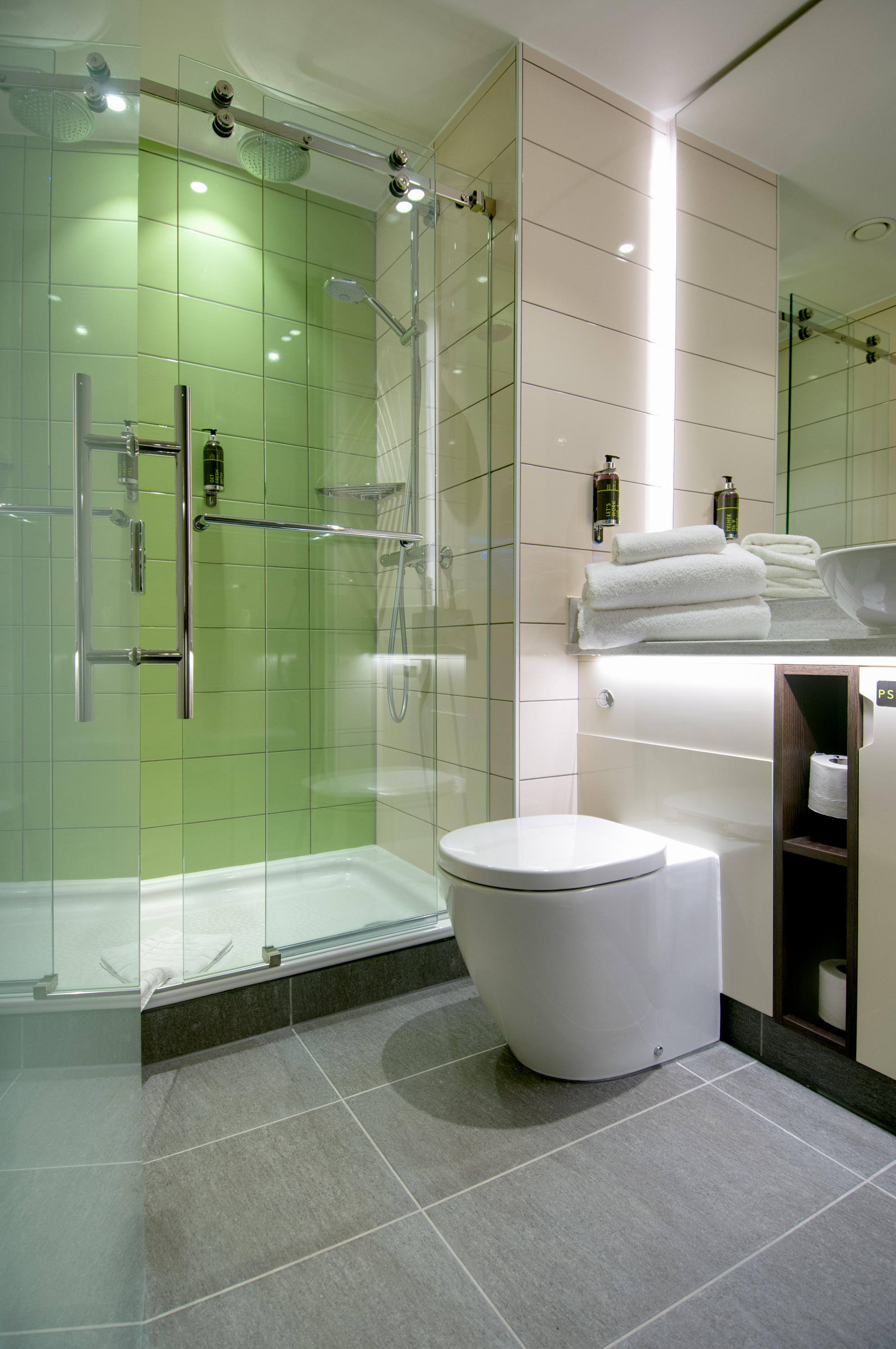 Фото Hub by Premier Inn London Goodge Street hotel