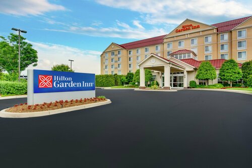 Гостиница Hilton Garden Inn Louisville-Northeast